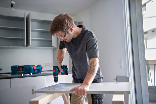 Bosch Professional Aku vib. buš GSB 185 1x2.0+pribor kofer 06019K3102