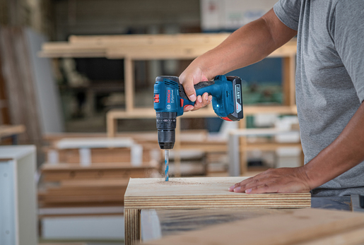 Bosch Professional Aku vib. buš GSB 185 1x2.0+pribor kofer 06019K3102