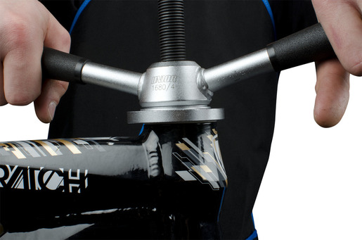 UNIOR Alat za montažu ležajeva (“šolja”) upravljača 616290