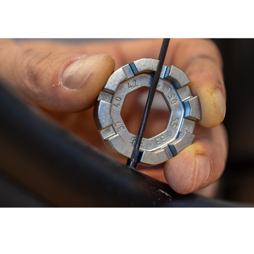 UNIOR Ključ za niple univerzalni 1631/5 629573