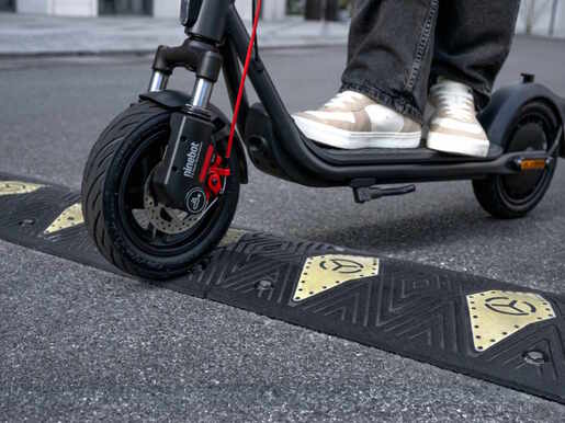 Segway električni trotinet KickScooter F2 PRO E II