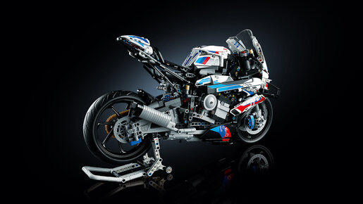 LEGO BMW M 1000 RR 42130
