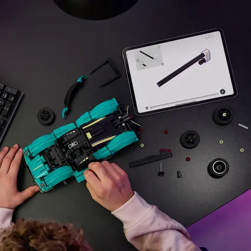 LEGO Aston Martin Valkyrie 42208