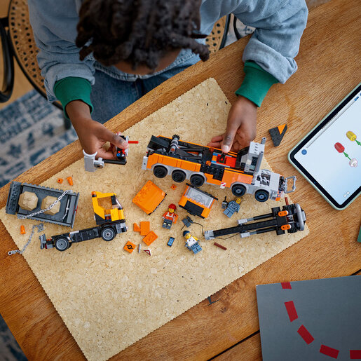 LEGO Veliki šlep kamion sa dizalicom 60467