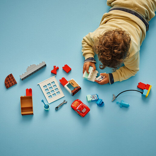 LEGO Mekvinova poseta Dokovoj garaži 10456