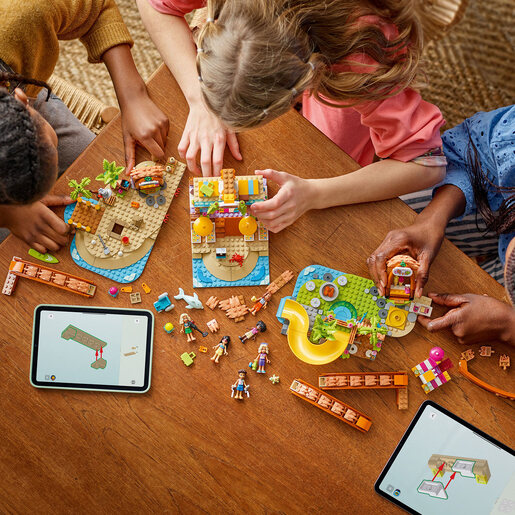 LEGO Porodični odmaralište na plaži 42673