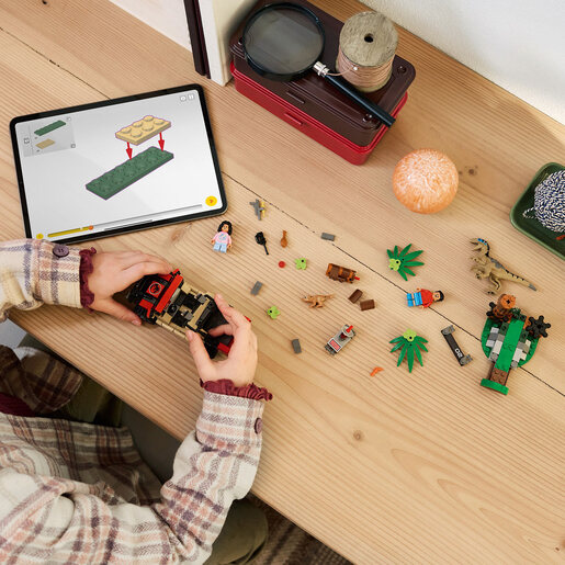 LEGO Bekstvo terencem od raptora 76972