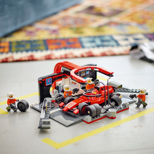 LEGO F1® pitstop i ekipa sa Ferrari formulom 60443