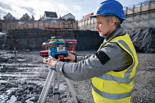 BOSCH Professional građevinski laser GRL 650 CHVG - SET + BT 300 HD stativ 06159940PS