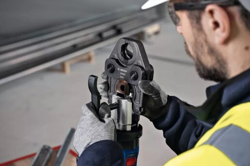 BOSCH Professional akumulatorski alat za presovanje GPT 18V-32, XL-BOXX kofer, Solo alat 06019M2100