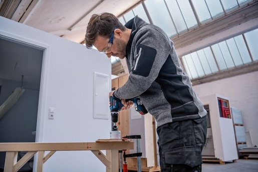 BOSCH Professional akumulatorska udarna bušilica-odvrtač GSB 18V-90 C Solo alat 06019K6100