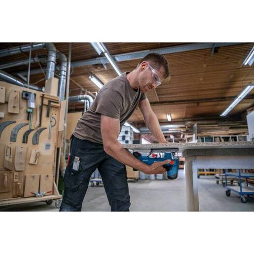 BOSCH Professional aku ubodna testera GST 18V-155 SC solo L-BOXX 06015B0000