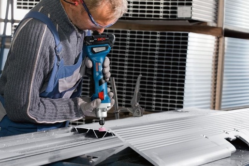 BOSCH Professional akumulatorska ravna brusilica GGS 18V-20 Solo alat 06019B5401