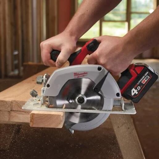 Milwaukee Kružna testera za drvo i plastiku 55 mm, 18 V, 4.0 Ah, HEAVY DUTY, sa 2 baterije i punjačem, HD18 CS-402B