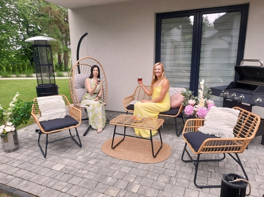 CHOMIK Baštenski set nameštaja, sofa, dve stolice i stočić, braon ratan sa crnim jastucima