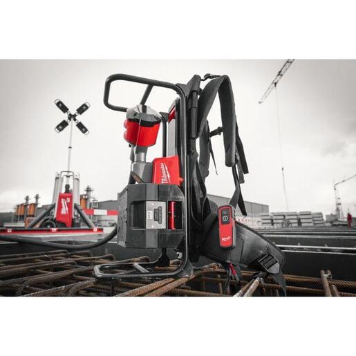 Milwaukee baterijski robustni betonski vibrator sa vibracionom iglom MX Fuel MXF CVBP-602 4933479591