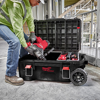 Milwaukee Packout sanduk sa točkovima 965x609x401 4932478161