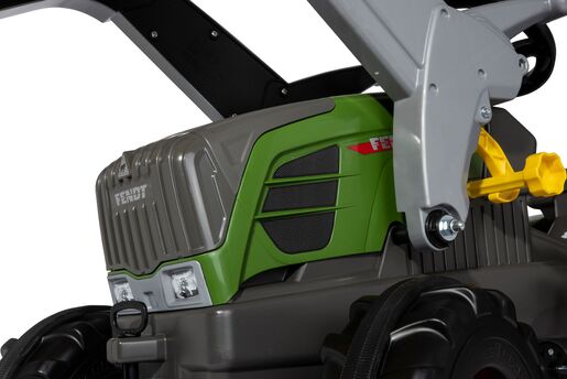 Traktor Fendt 211 Vario sa utovarivačem