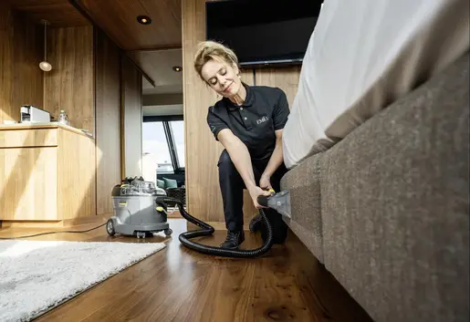 Karcher Puzzi 8/1 mašina za dubinsko pranje