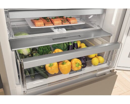 Whirlpool ugradni kombinovani frižider SP40 812 EU 2