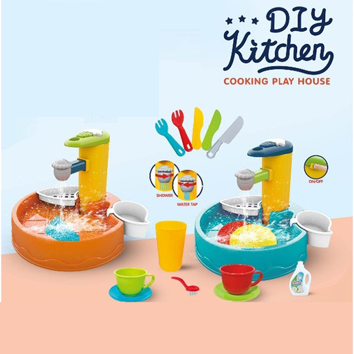 Kuhinjska sudopera na vodu sa posuđem i escajgom