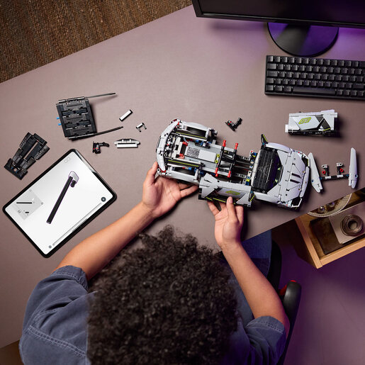 LEGO® Supersportski automobil Lamborghini Revuelto 42214