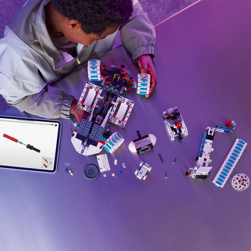 LEGO Svemirsko vozilo mesečev rover Lunar Outpost™ 42211