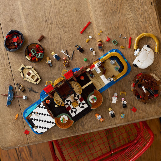 LEGO Restoran na vodi „Barati“ 75640