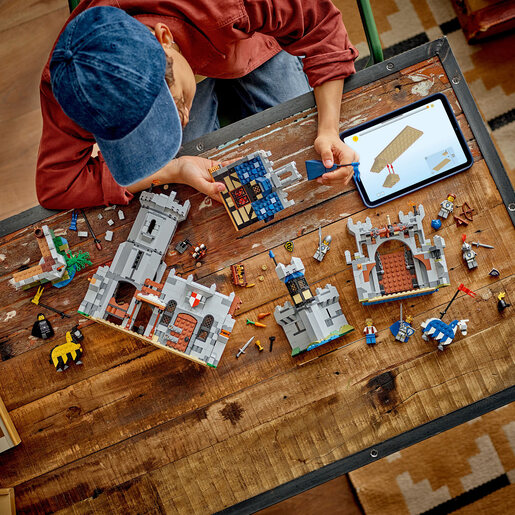 LEGO Srednjovekovni vitez konjanik i dvorac 31168