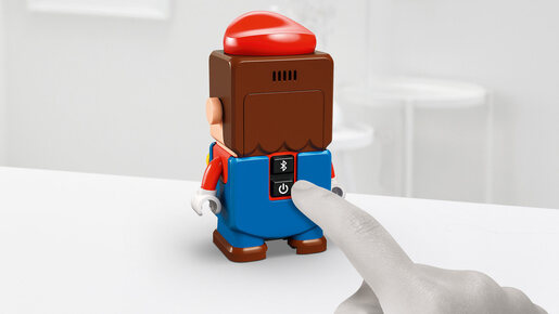 LEGO Mario Kart™: Interaktivni LEGO® Mario™ i standardni karting 72043