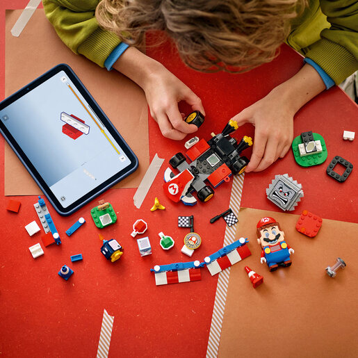 LEGO Mario Kart™: Interaktivni LEGO® Mario™ i standardni karting 72043