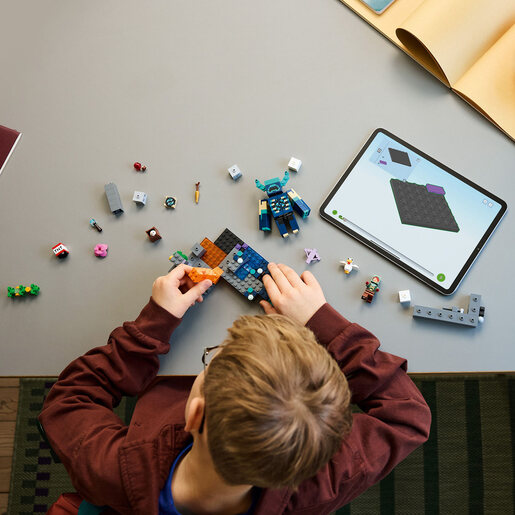 LEGO® Minecraft® Susret s nadzornikom 21274