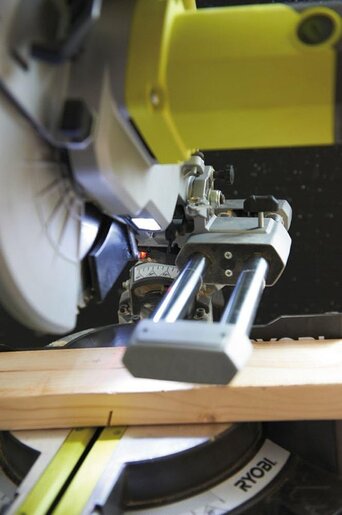 Električna stona potezno – nagibna testera (ger mašina), 2000W - RYOBI EMS254L