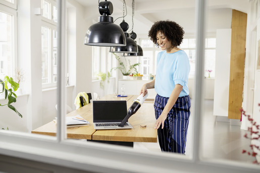 Karcher baterijski usisivač za suvo usisavanje bez kese CVH 2