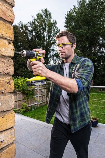 Set - udarna bušilica (18V ONE+™ HP) sa 2 baterije (2Ah) i punjačem - RYOBI RDD18C-220S