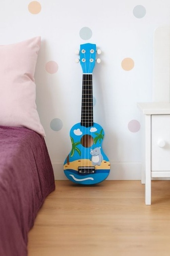 ECO TOYS Ukulele drvena gitara za decu sa 4 najlonske žice i trzalicom plava – MF019H