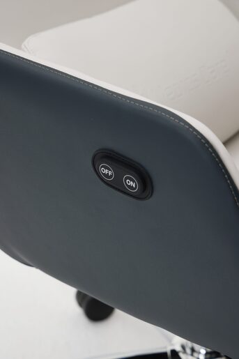 Medics Care ZenPro Q6 Masažna Kancelarijska Stolica (Bela / Crna)