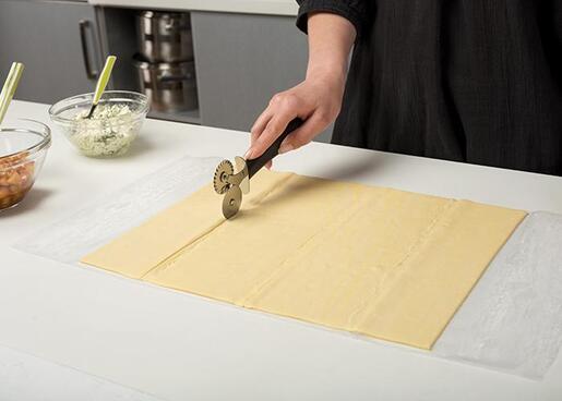 Nava nož za sečenje testa 18.5 cm "misty"