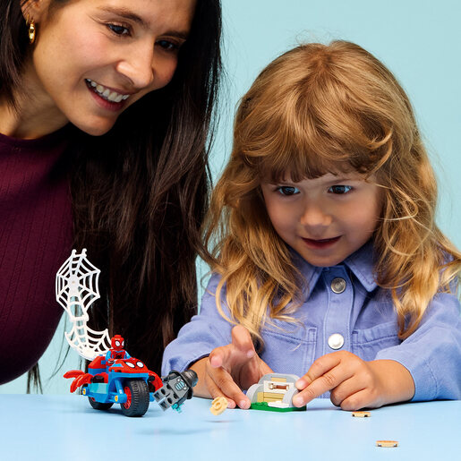 LEGO Spajdi na svom motociklu protiv Nosoroga 11206