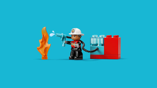 LEGO Vatrogasni kamion sa crevom i vatrogascem 10473