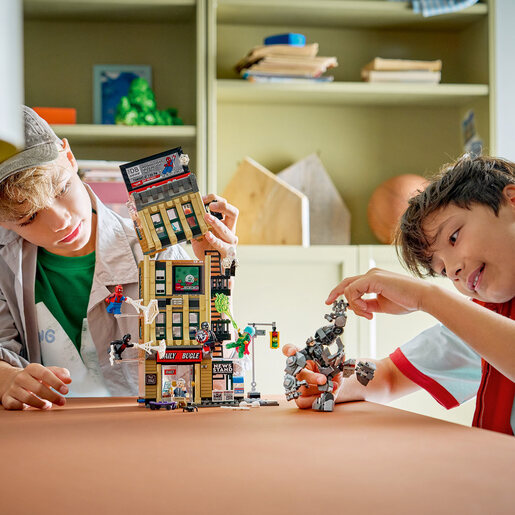 LEGO Spajdermen protiv Misterija: Dejli Bagl 76342