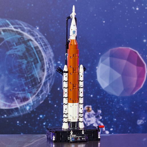 LEGO NASA Artemis – Raketa svemirskog sistema za lansiranje 42221