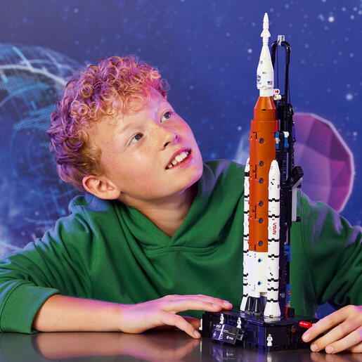 LEGO NASA Artemis – Raketa svemirskog sistema za lansiranje 42221