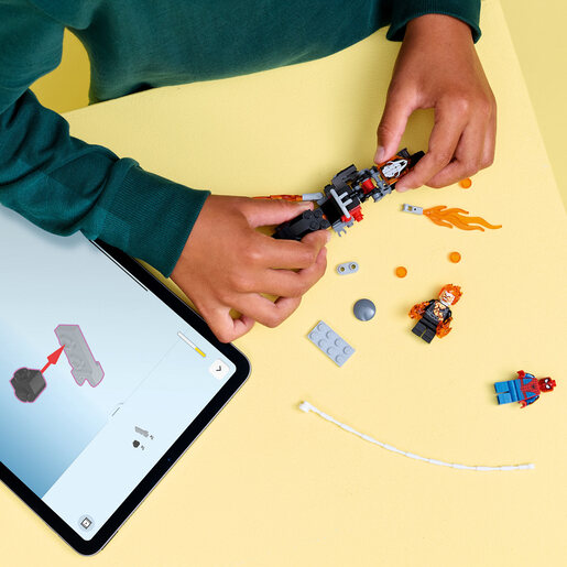 LEGO Spajdermen protiv Goust Rajdera na motociklu 76335