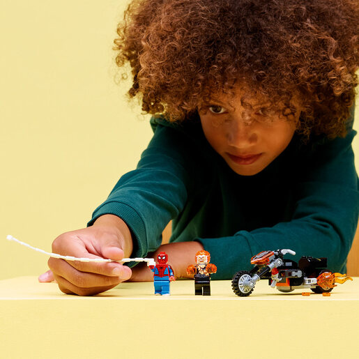 LEGO Spajdermen protiv Goust Rajdera na motociklu 76335