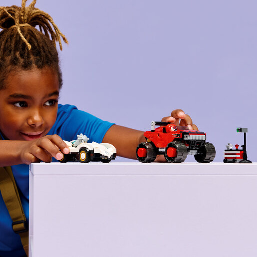 LEGO Silver automobil protiv Naklsa čudovišni kamion 77118