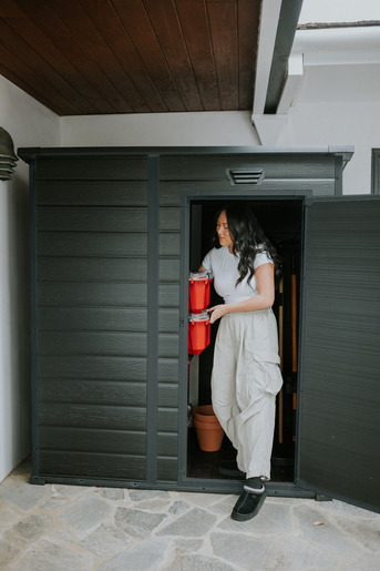 Keter Baštenska kućica Essential, tamno siva/crna CU 263895