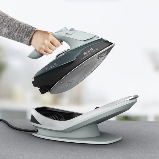 Tefal bežična pegla na paru FV6670