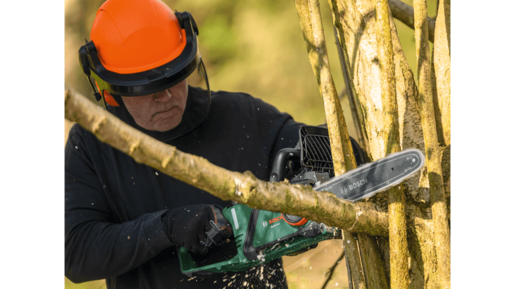 BOSCH akumulatorska lančana pila PKE18V-30-28, 18 V, duljina mača 30 cm + 18V 4.0Ah akumulator + punjač + 60 mL ulje 06008B8B00