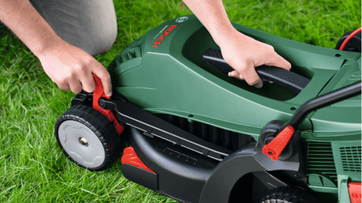 BOSCH električna kosilica UniversalRotak 1300W, 34cm, 40L 06008A6400